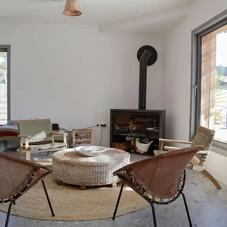 Villa Climatisee Avec Piscine Prive Proche De La